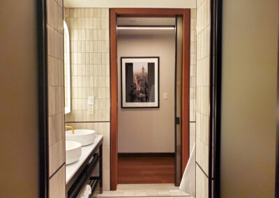 7 MADS TSX Broadway Corner-Suite-Bathroom Marie Aiello
